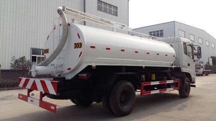 專業定制廣東東風吸糞車，多利卡系列支持分期，高清細節圖一覽